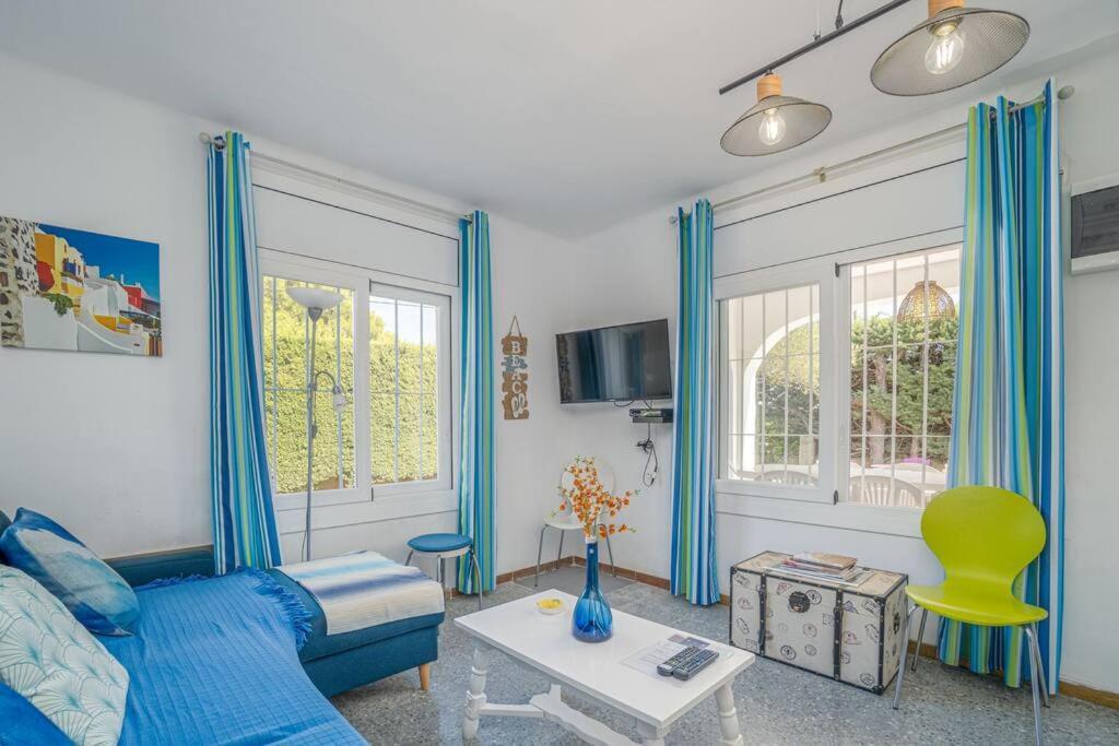 Mb1-House With Big Garden ,Swimming-Pool, & Barbacue In Roses Villa Buitenkant foto